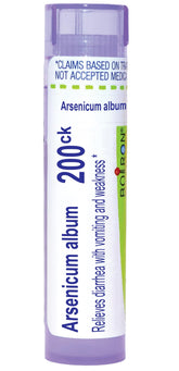 Boiron Arsenicum Album Pellets en dispensador, uso práctico para viaje.