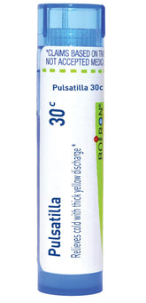 Boiron Pulsatilla 30C en tubo dispensador, práctico para uso diario.