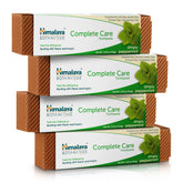 Pasta dental Himalaya Botanique herbal para limpieza suave y aliento fresco.