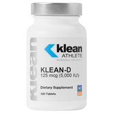 Klean-D de Klean Athlete, botella vertiendo, posible apoyo a la salud inmunitaria.