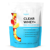 LEGION Clear Whey+, botella vertiendo, proteína limpia para recuperación rápida tras entreno.
