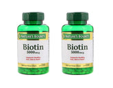 Nature's Bounty Biotina 5000 mcg cápsulas suaves en caja para uso diario