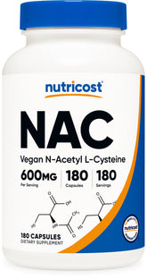 Nutricost NAC en frasco con cápsulas, ideal para la rutina diaria.
