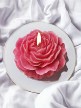 Vela en forma de peonía con diseño elegante para la mesa