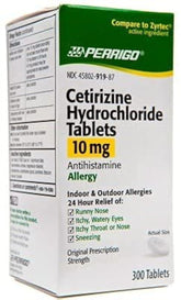 Perrigo Cetirizina 10 mg, tableta en envase, posible alivio de síntomas alérgicos.