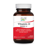 Frasco de Pure Essence Labs Vitamina D 5000 UI para apoyo diario.