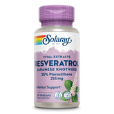 SOLARAY Resveratrol con Pterostilbeno, botella y etiqueta para uso diario.
