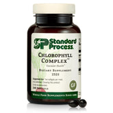 Standard Process Chlorophyll Complex, botella visible, apoya detoxificación diaria de forma natural.