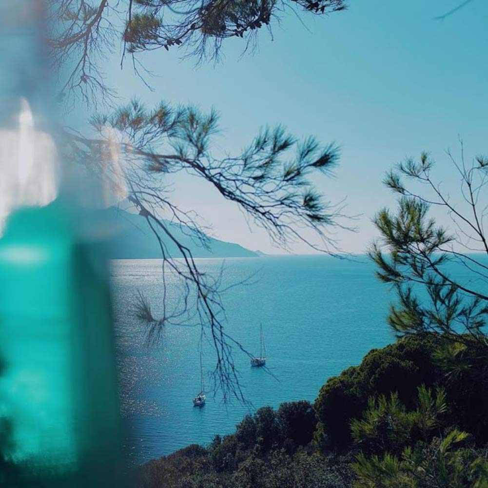 Ambientación de habitación con ambientador Acqua dell'Elba, experiencia suave y duradera