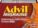 Tomar Advil Migraña con agua para un efecto eficiente.