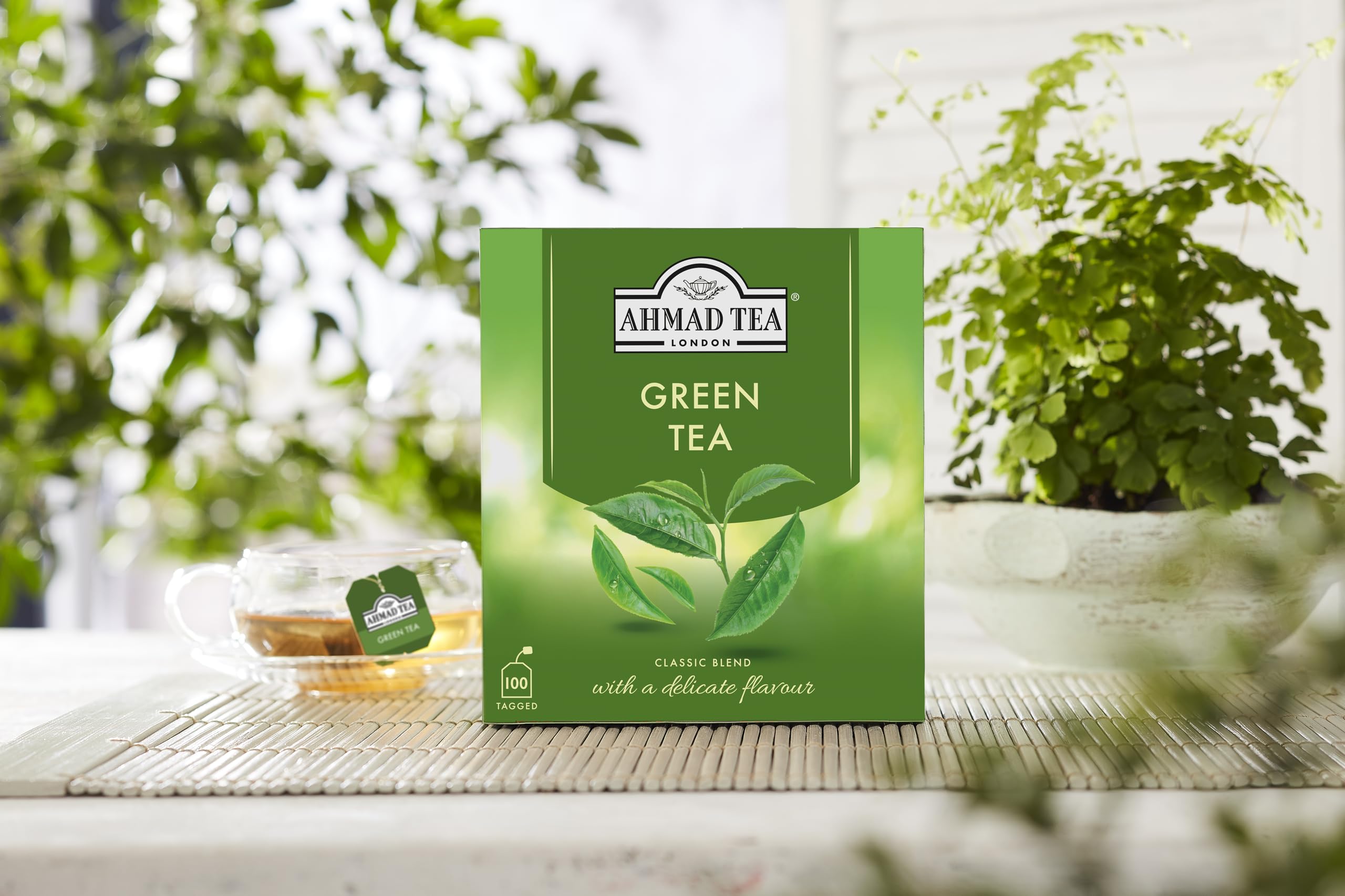 Logotipo de Ahmad Tea en la caja de té verde