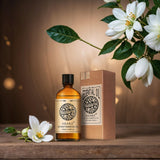 AKARZ Jazmín: aroma para velas artesanales que envuelve el ambiente.