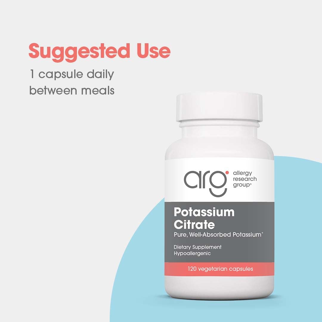 Allergy Research Group Potassium Citrate en mano, uso diario recomendado.