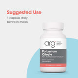 Allergy Research Group Potassium Citrate en mano, uso diario recomendado.