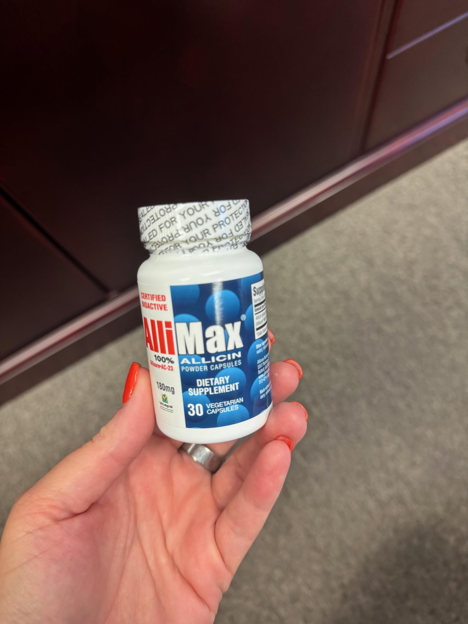 Allimax 180 mg, etiqueta de la botella, información clara de dosis.