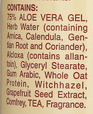 Ingredientes vegetales de aloe y almendras para el cuidado de la piel.