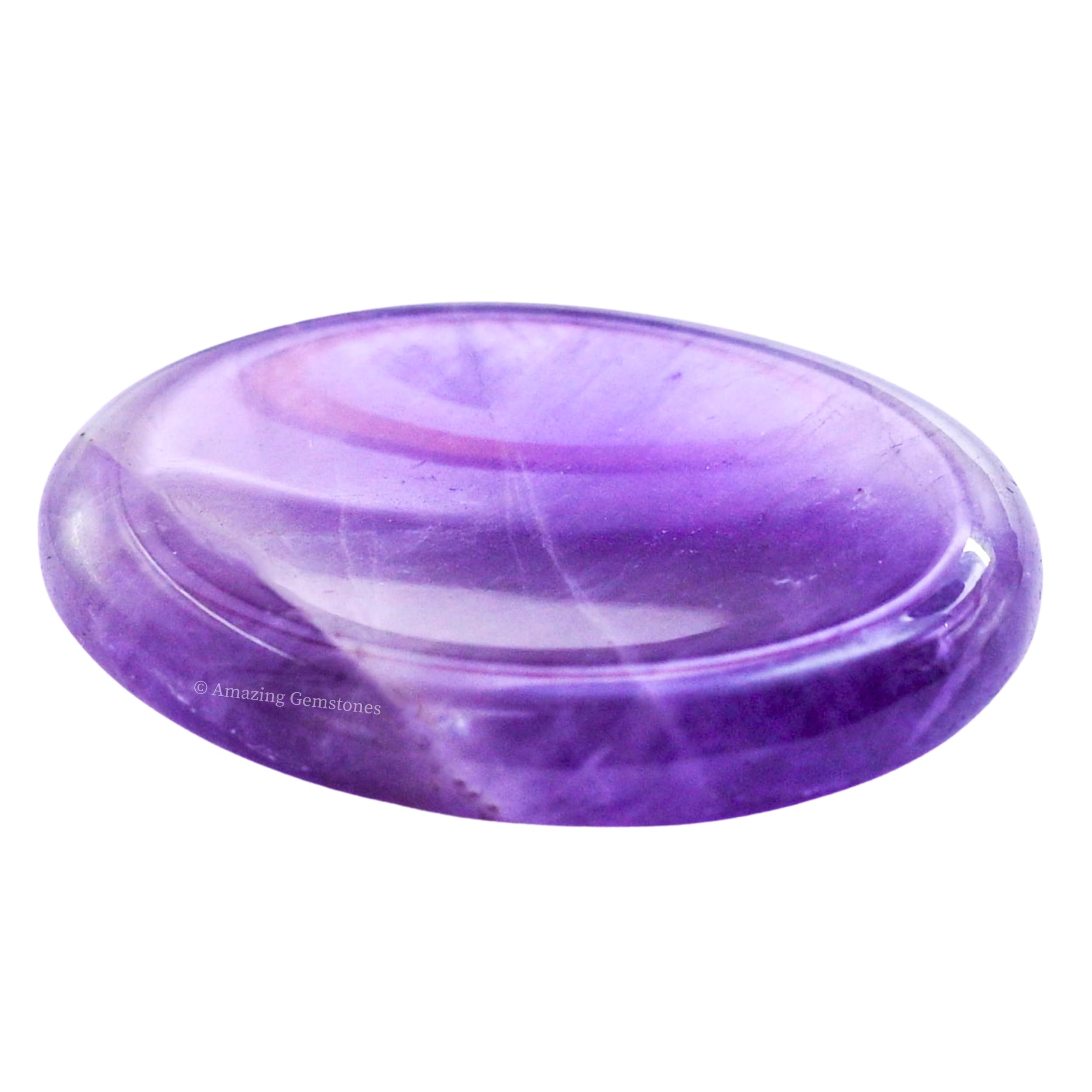 Amazing Gemstone Amatista: piedra en mano para meditación y claridad mental.