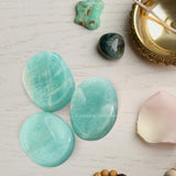 Amazing Gemstone Amazonite para ritual de aromaterapia y relajación consciente.