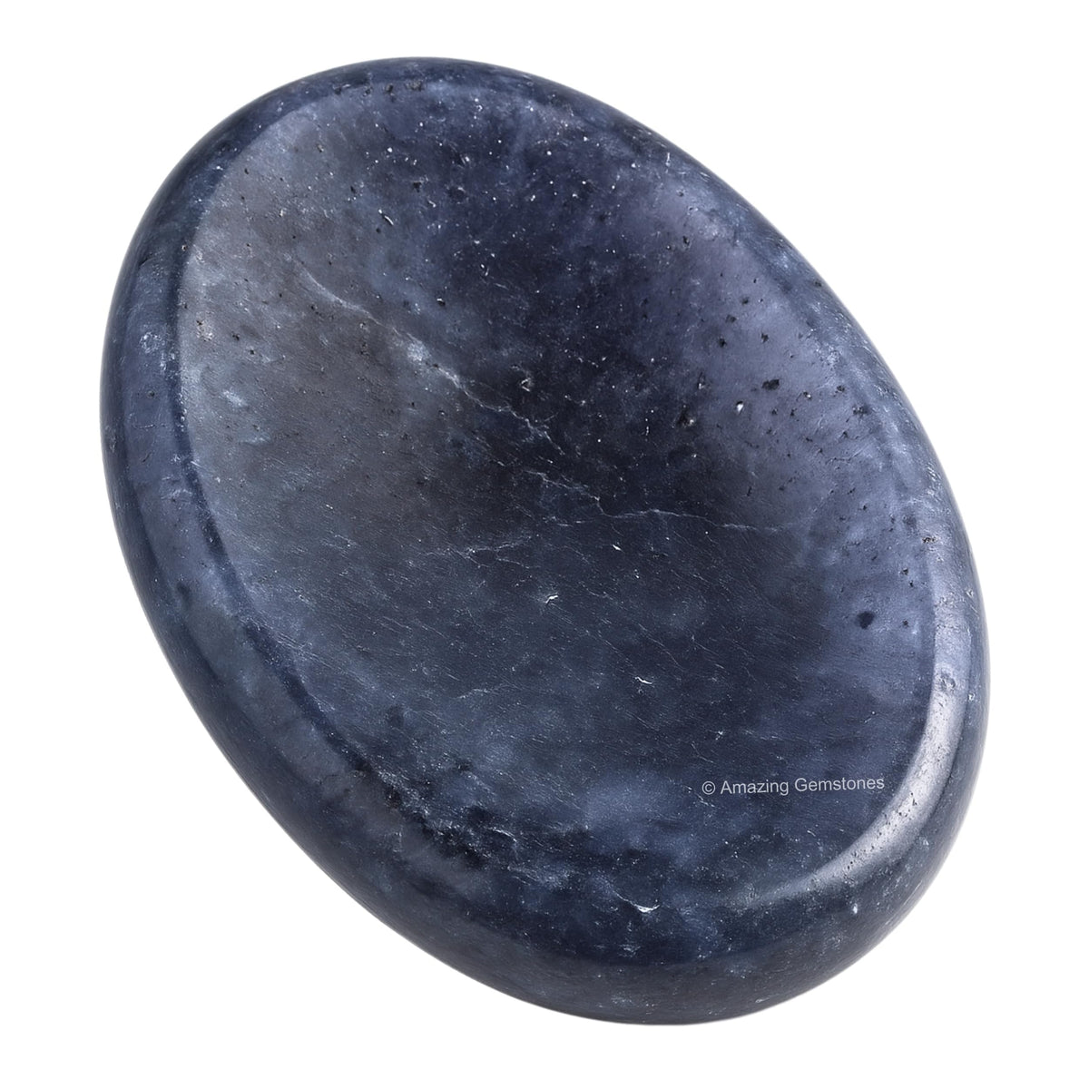 Piedra de iolita de Amazing Gemstone en la palma para calmar la mente