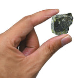Amazing Gemstone jade verde crudo, tono natural para meditación y equilibrio.