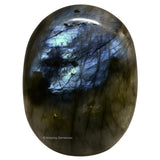 Amazing Gemstone Labradorita: piedra palma grande para meditación y equilibrio.