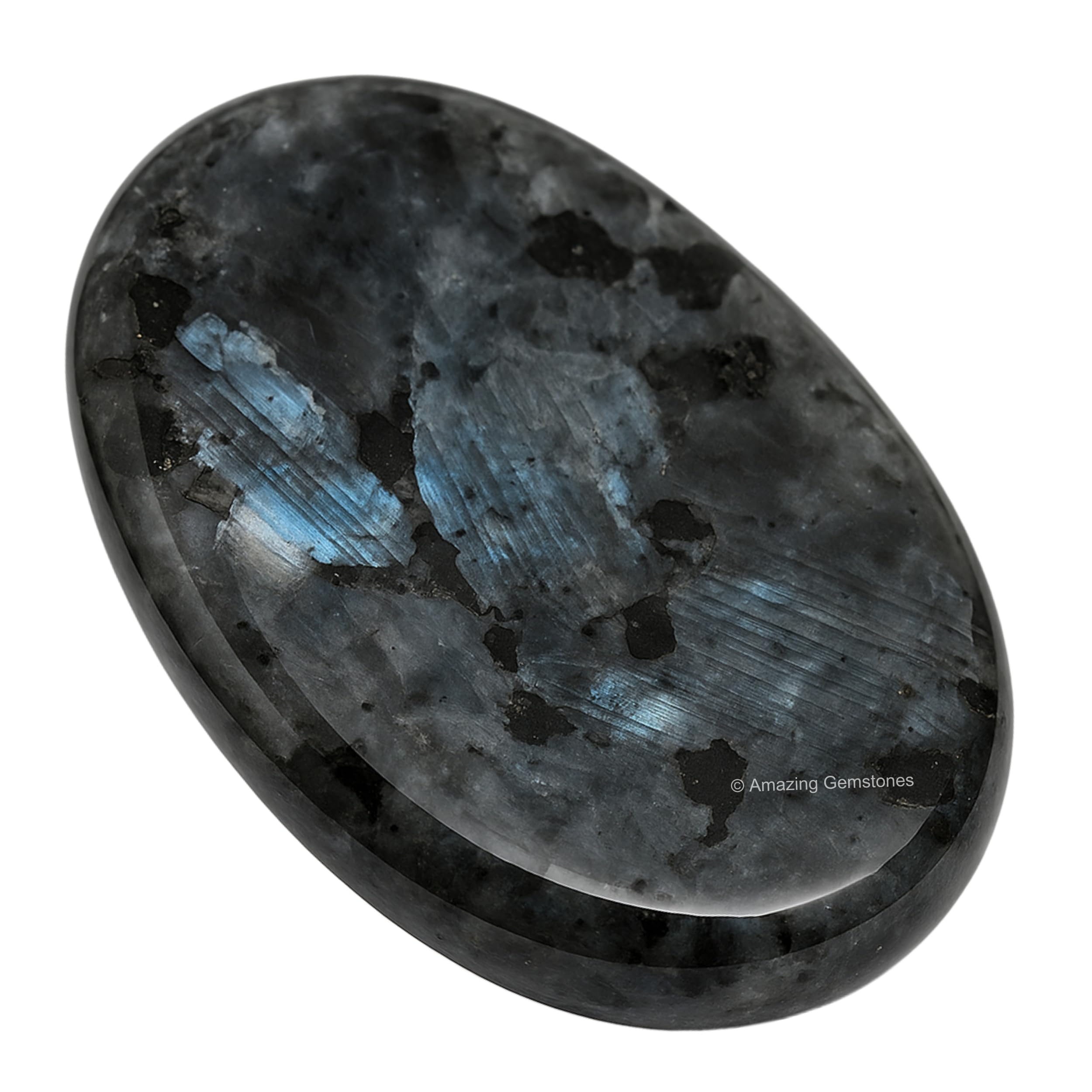 Amazing Gemstone larvikita, piedra en mano para relajación y concentración durante la meditación.