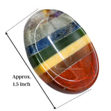 Amazing Gemstone mano-sosteniendo-piedra: experiencia táctil calmante para sesiones de atención plena en casa.