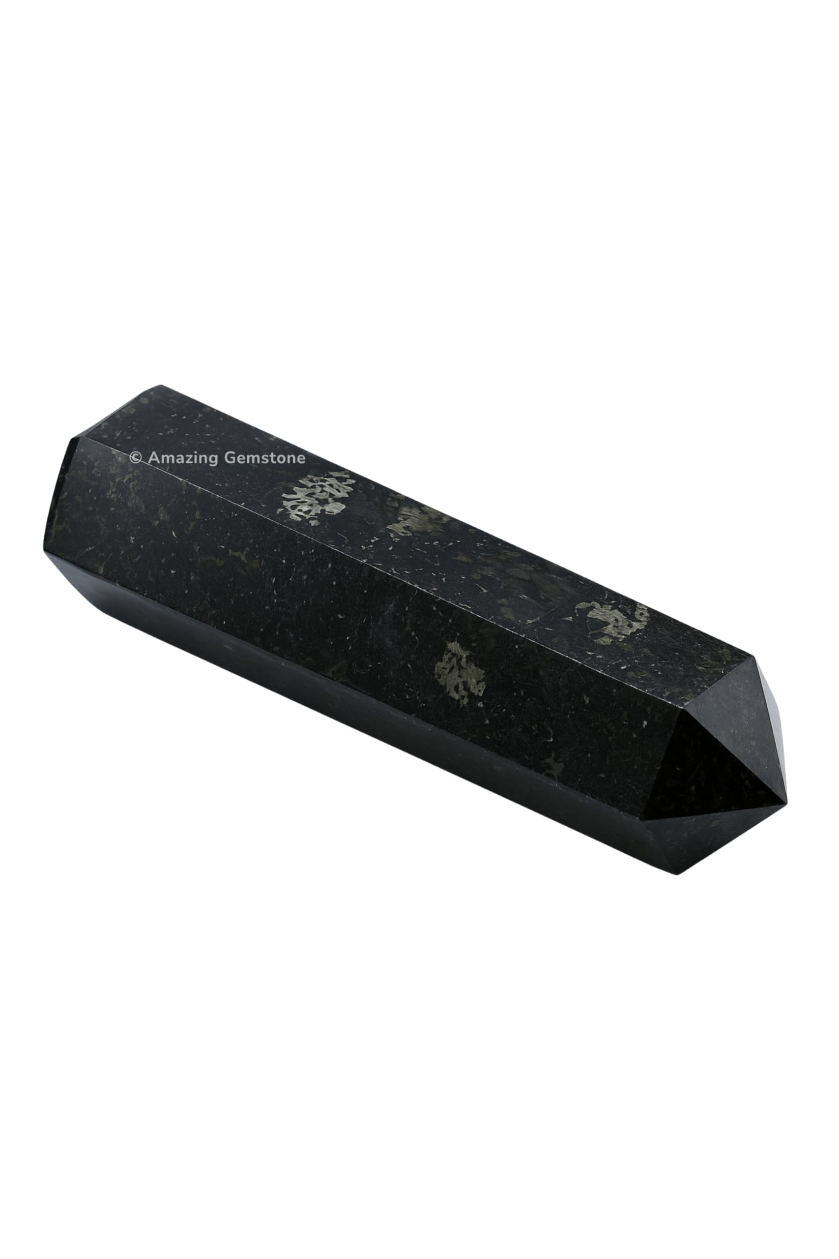 Amazing Gemstone Nuummite: punta-cristal energizante para enfoque y equilibrio.