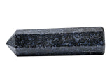 Obelisco de cristal Indigo Gabbro amplifica energía para balance mental y emocional.
