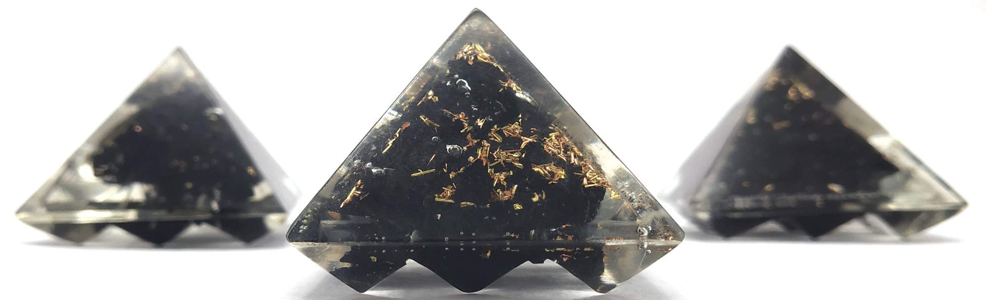Amazing Gemstone orgonita pirámide 30mm con cristales, ideal para armonizar espacios