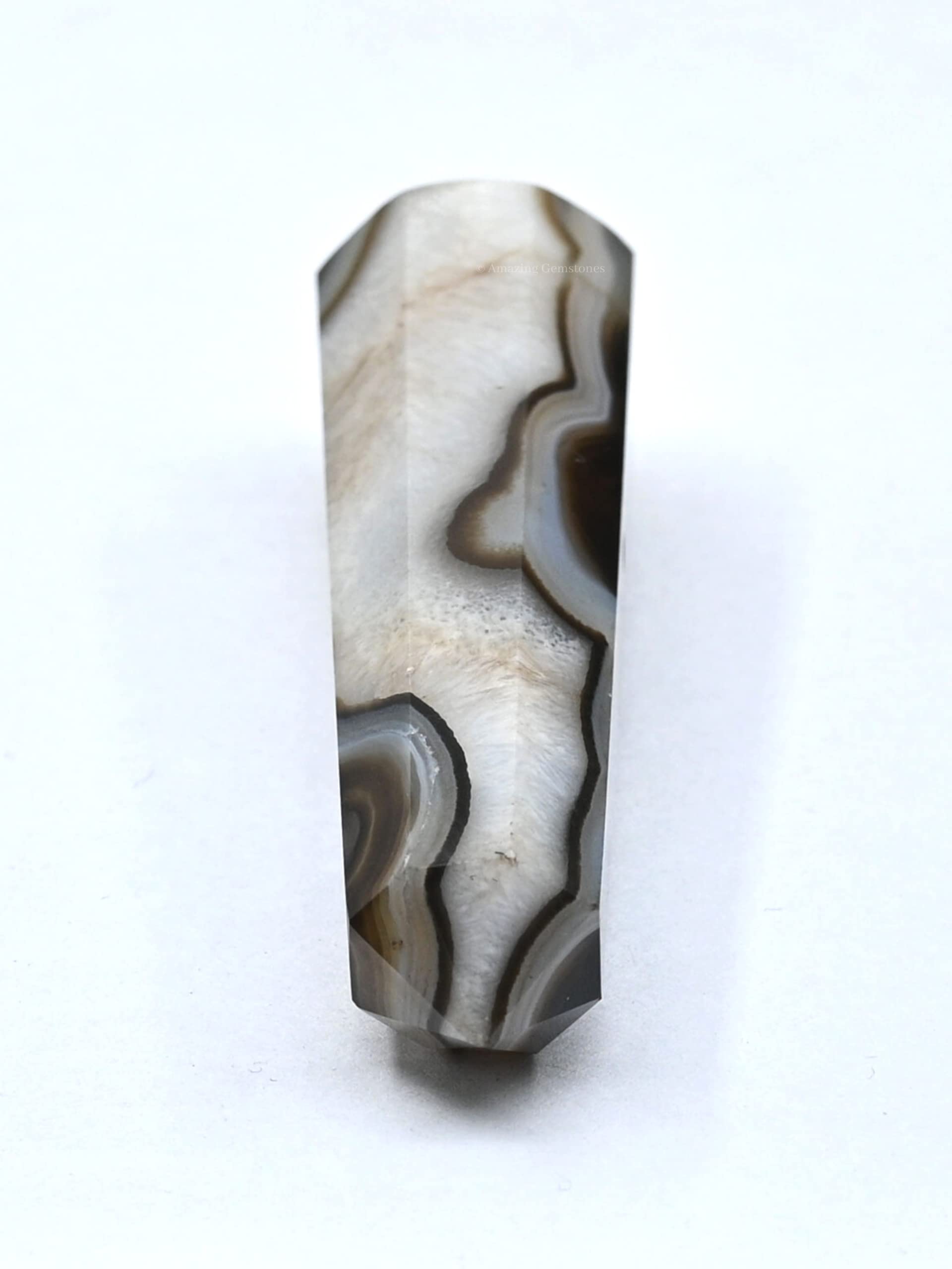 Punta de cristal onix negro de Amazing Gemstone para enfocar energías.
