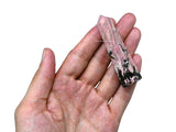 Amazing Gemstone Rhodonite: torre para purificar espacios y favorecer la concentración.