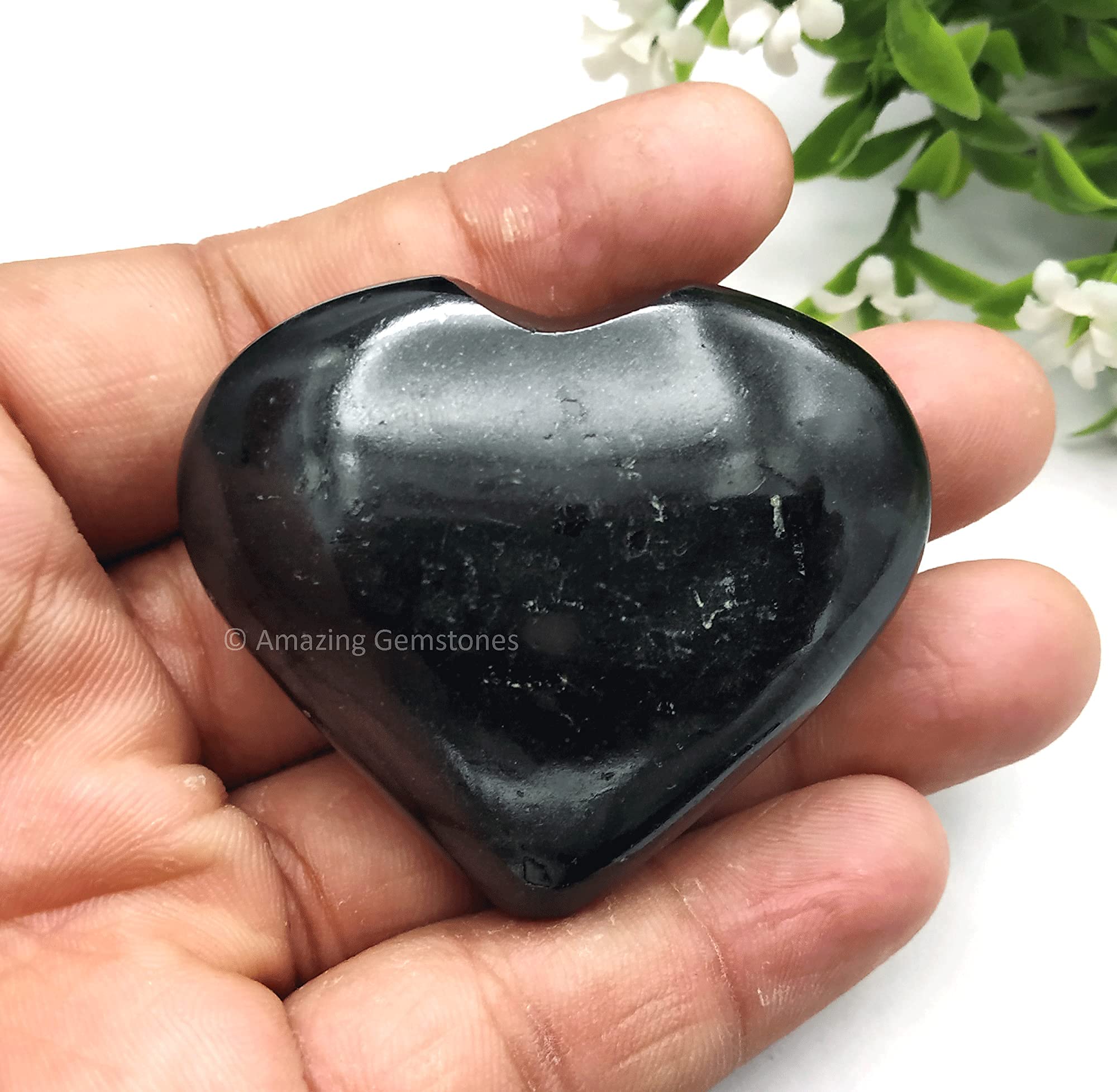 Amazing Gemstone: detalle de acabado en tourmalina negra para bienestar.