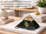 Uso diario de la pirámide Amazing Gemstone para meditación y protección.