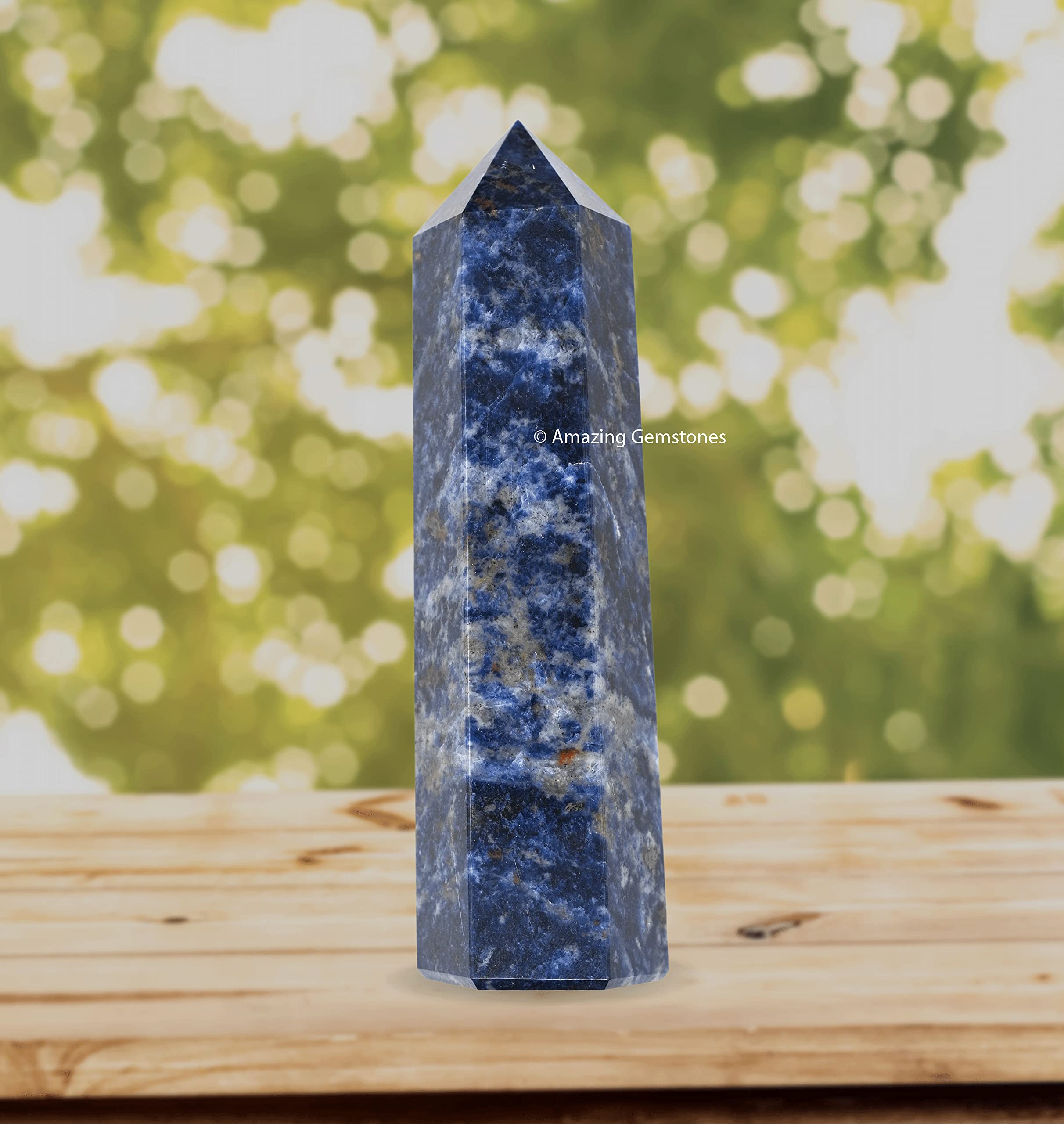 Uso en meditación con sodalita Amazing Gemstone para calma y enfoque