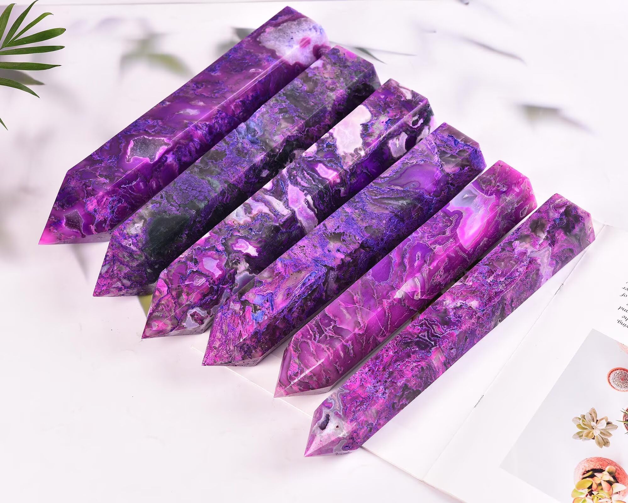 AMOYSTONE torre de 6 caras para enfoque energético en meditaciones nocturnas.