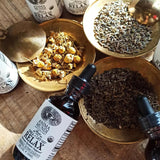 Anima Mundi Relax Tonic: ingredientes naturales visibles apoyando la serenidad diaria.