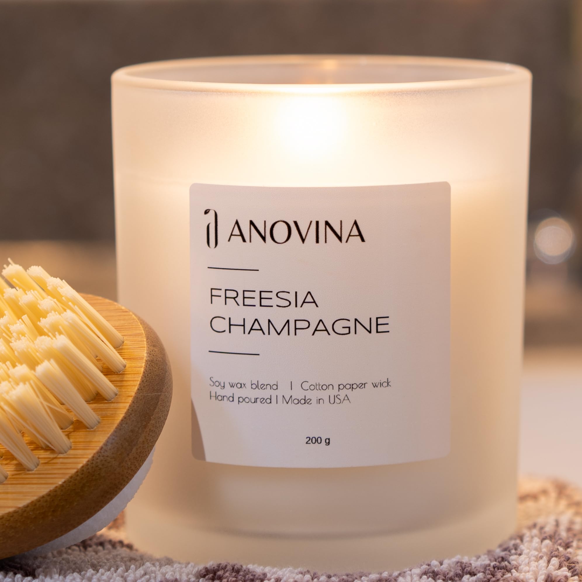 Ambiente hog ar sala con vela Anovina: aroma envolvente para relajación.