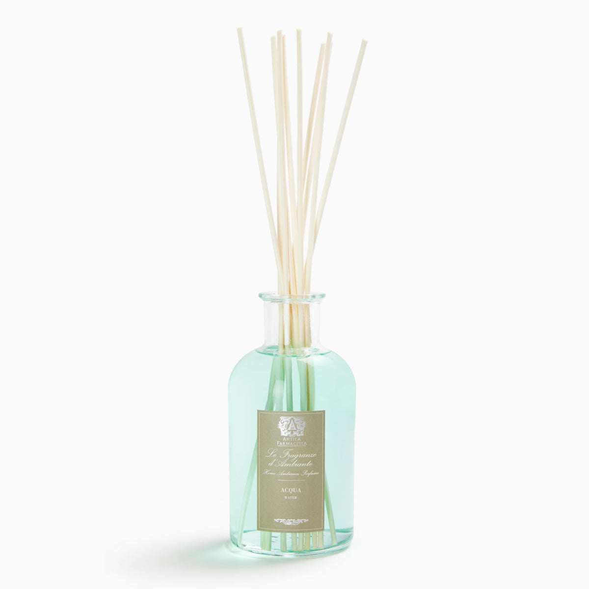 Antica Farmacista Acqua difusor en botella de vidrio perfuma suavemente.