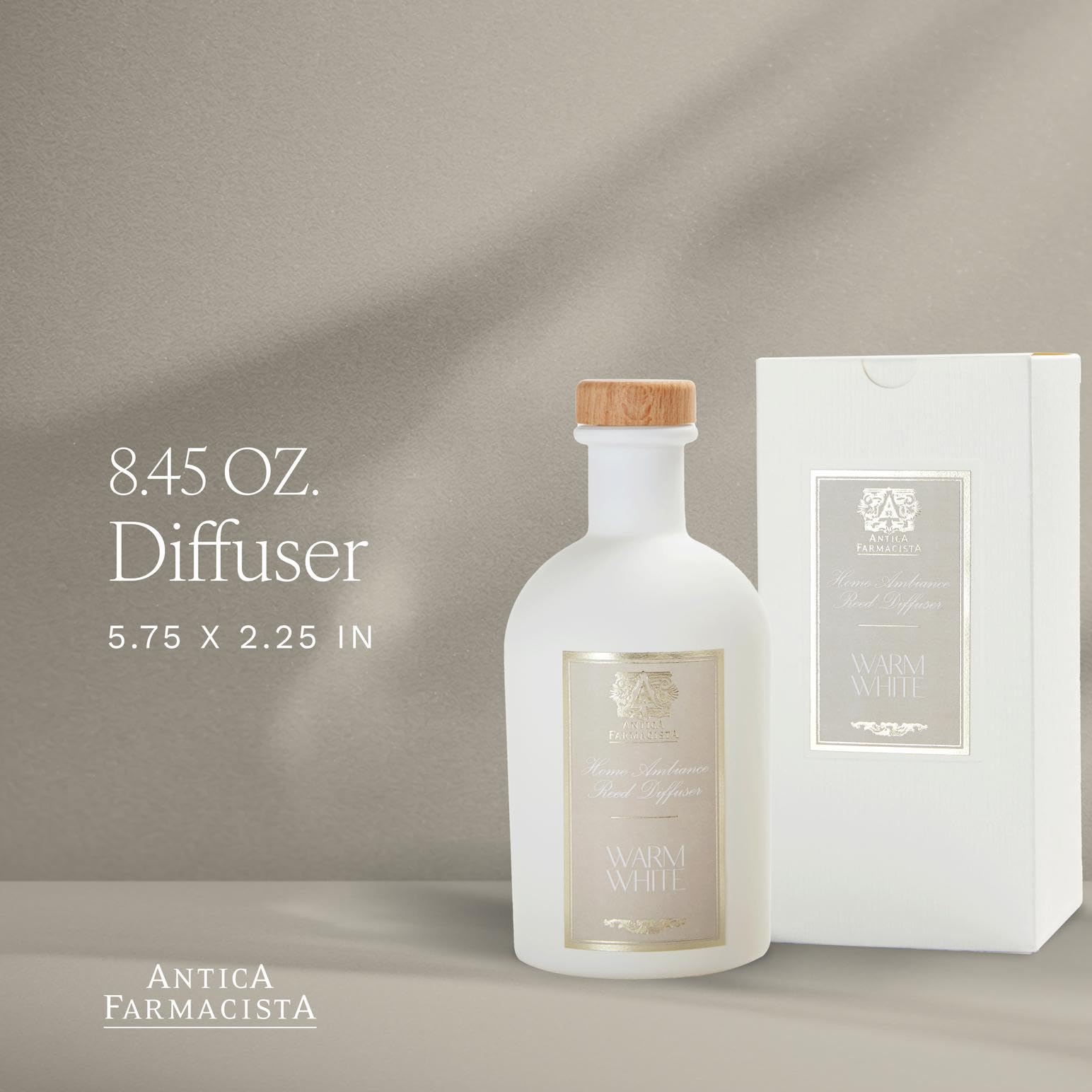 Frasco de vidrio elegante de Antica Farmacista que realza la decoración del hogar.