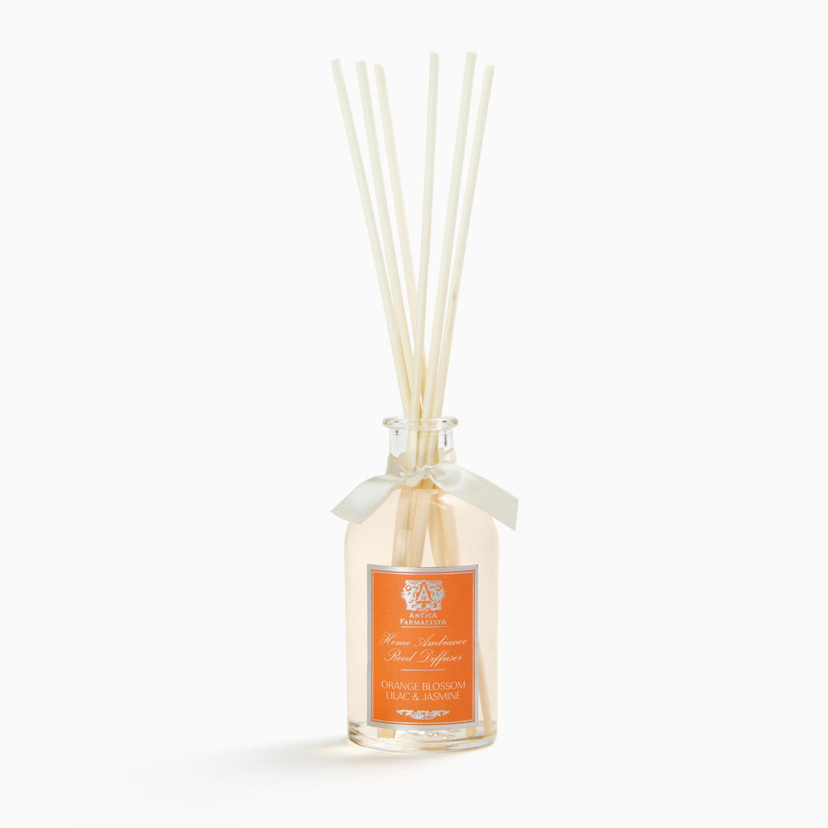 Difusor Antica Farmacista con azahar, lila y jazmín para ambientes elegantes.