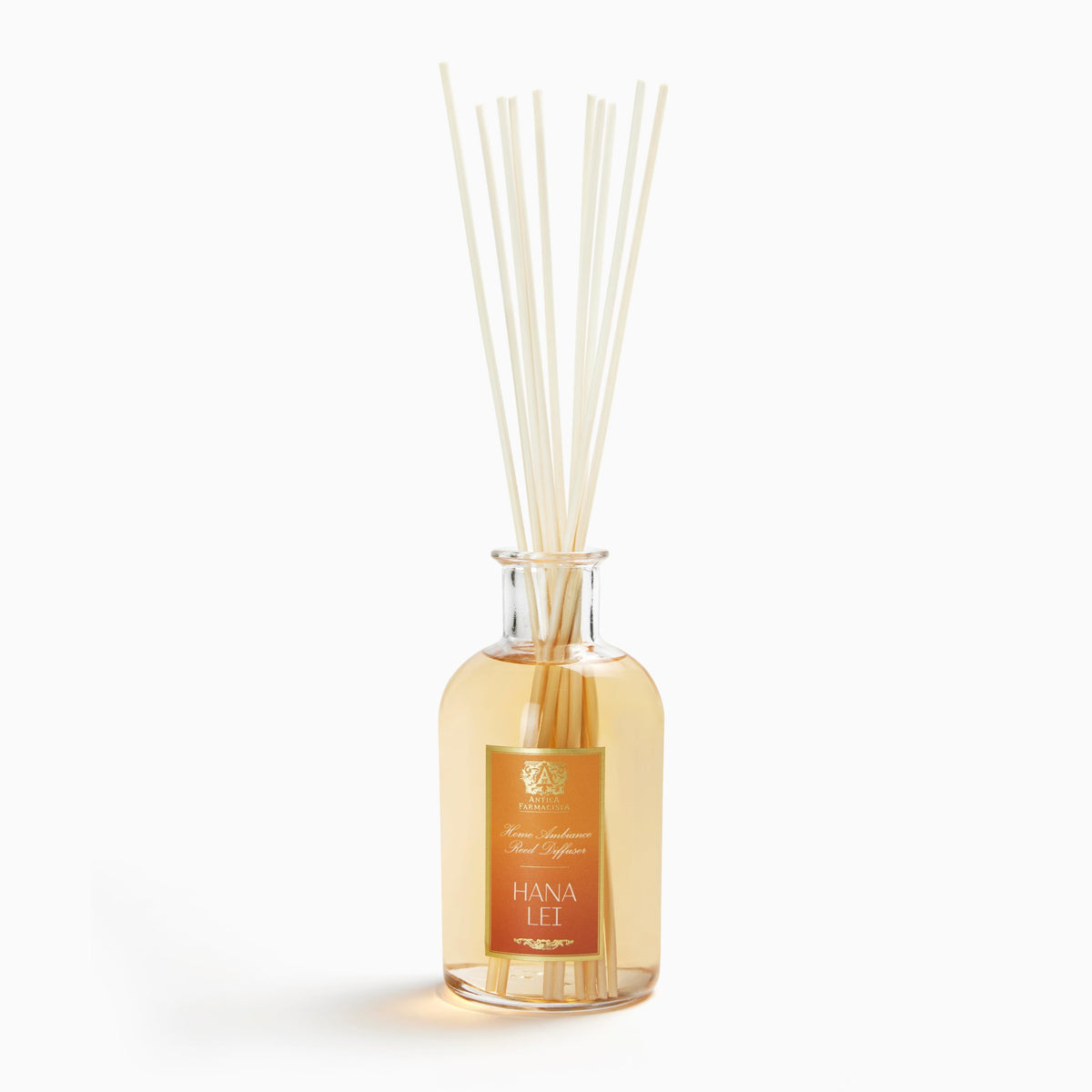 Antica Farmacista Hana Lei: botella de difusor lista para perfumar la habitación.