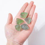 Apengshi fluorita verde, piedra pulida para joyería artesanal y meditación.