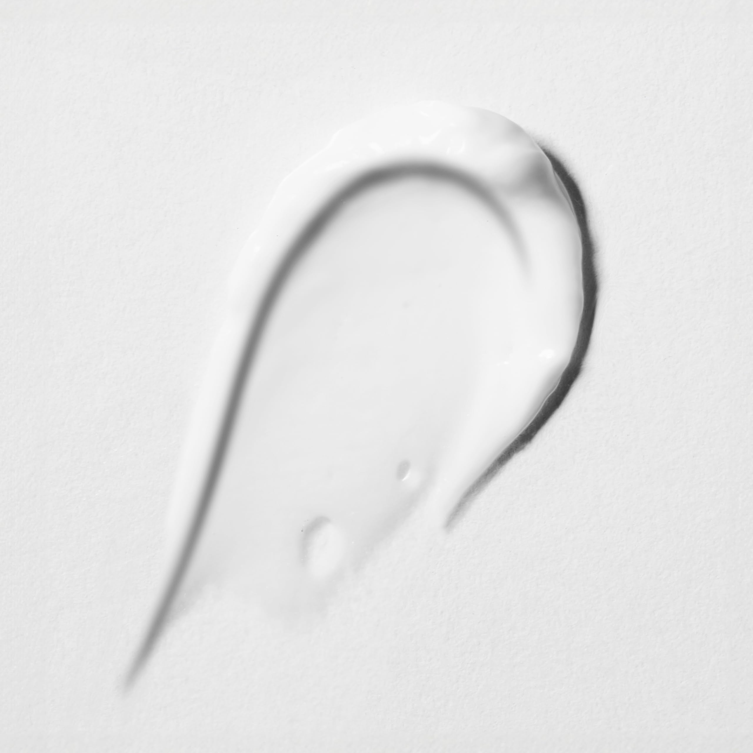 Textura suave de Arnicare, fácil de extender sobre la piel.