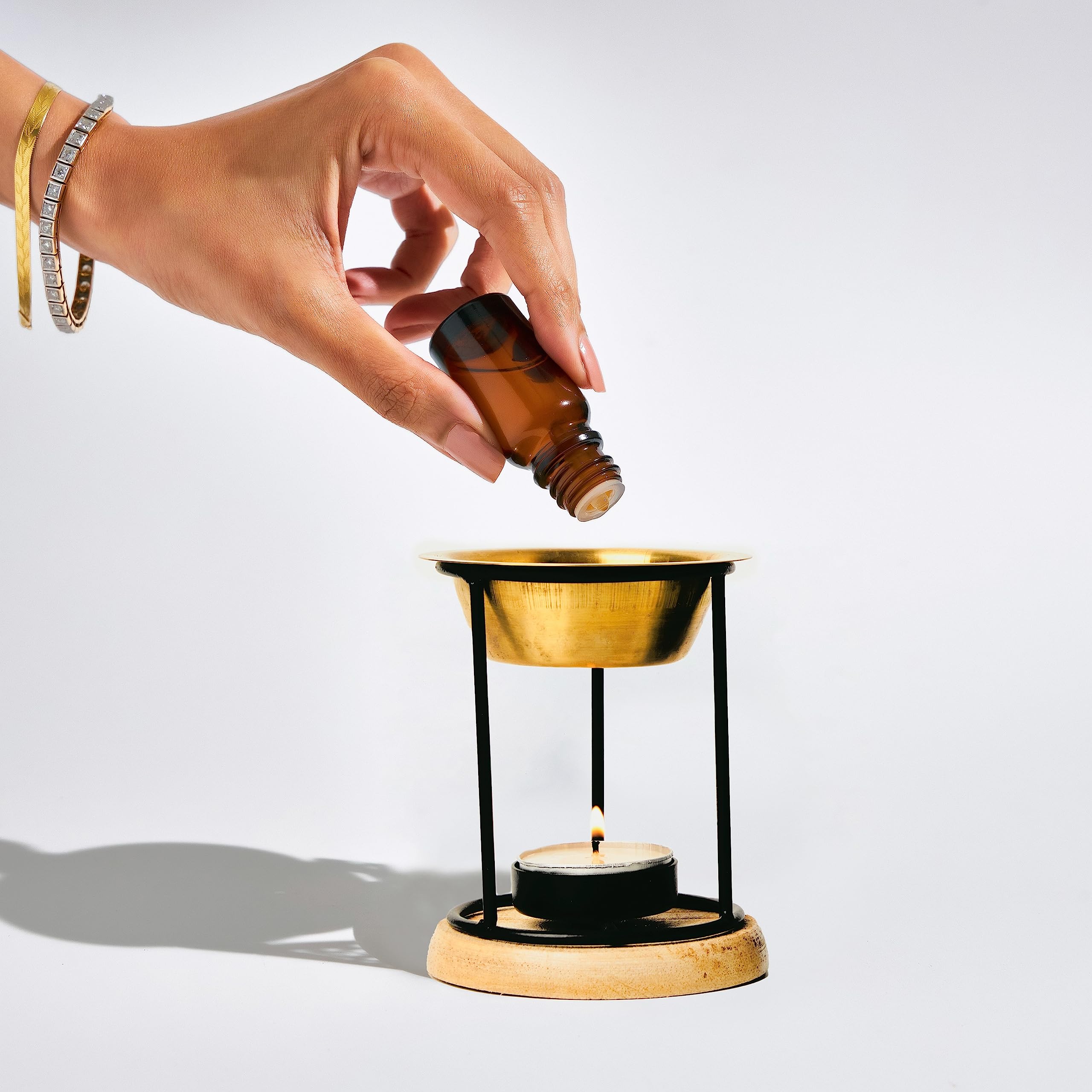 Aromafume cuenco de bronce para difusión de fragancias intensas.
