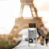 Aromar Plus: difusor sin agua recibe aceite fragancia París inspirada para ambientes elegantes.