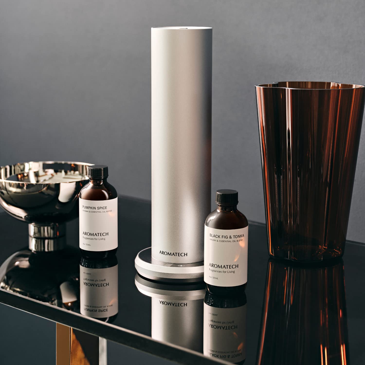 Etiqueta del producto AromaTech Calabaza y Especias en estantería elegante.