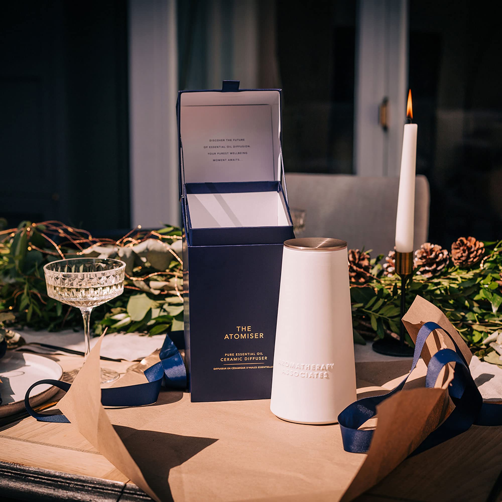 Uso en casa: difusor compacto para crear un ambiente relajante en sala.