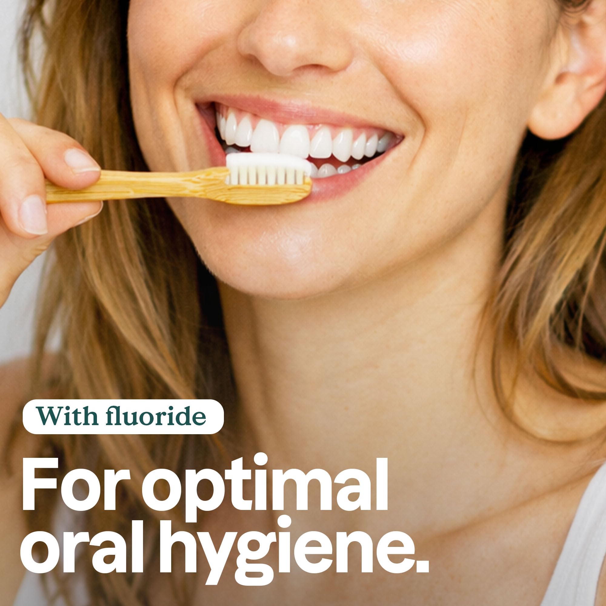 ATTITUDE pasta dental menta verde con sabor refrescante.