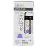 Aura Cacia Chill Pill con botella y aplicador rodillo para uso cómodo.